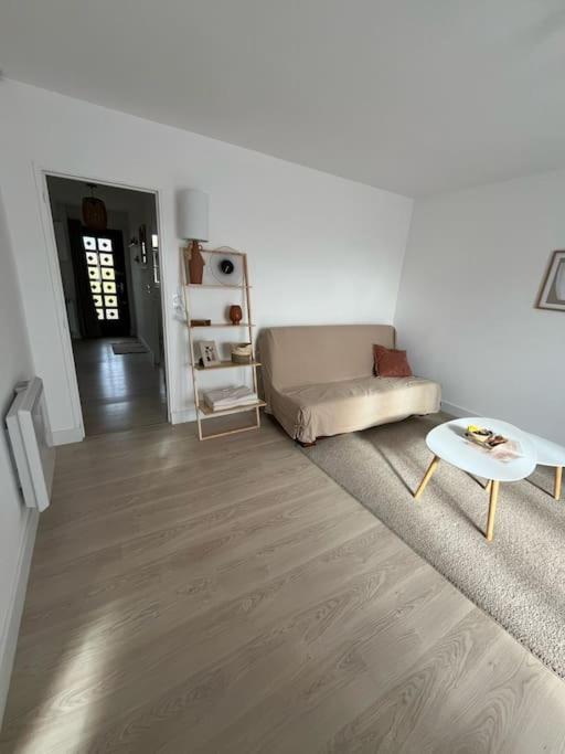 Petite Maison Cosy En Campagne Neuilly  Экстерьер фото